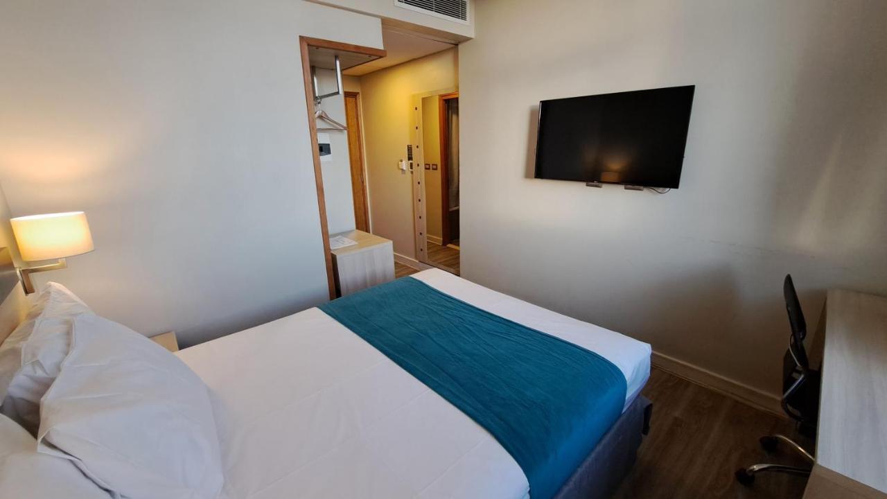 Hotel Diego De Almagro Calama Express ภายนอก รูปภาพ